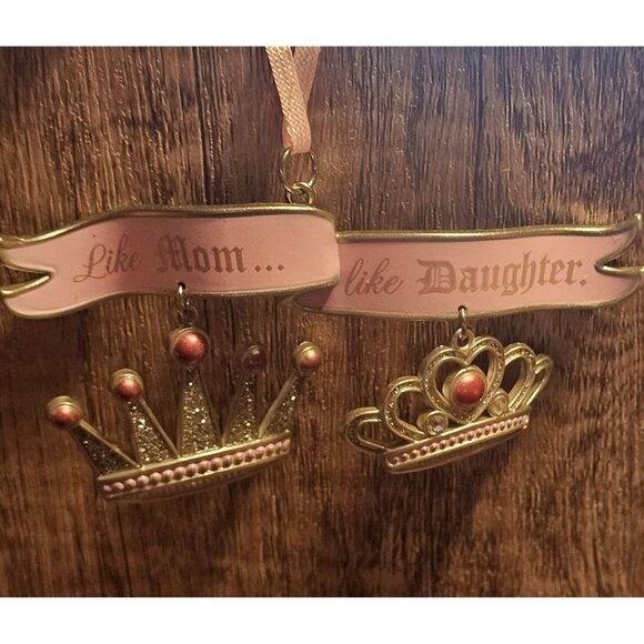 Lot of 6 Family-Themed Christmas Ornaments Mom Grandma Dad Brother Daughter - Picture 8 of 11